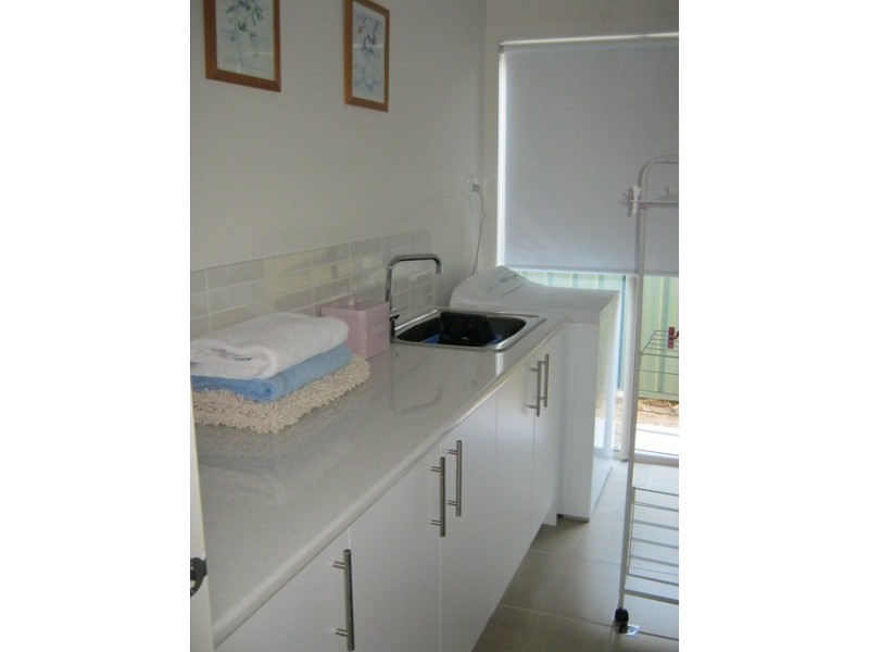 11 Featherstone Avenue, Albury NSW 2640