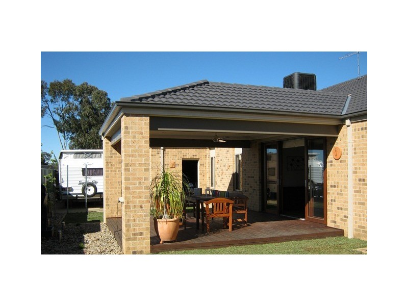 11 Featherstone Avenue, Albury NSW 2640