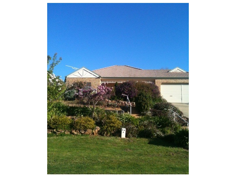 15 Orchard Way Hamilton Valley, Lavington NSW 2641