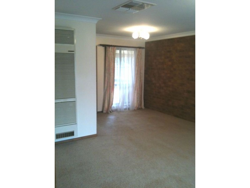 21 Neptune Drive, Lavington NSW 2641