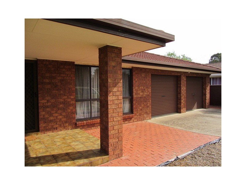 21 Neptune Drive, Lavington NSW 2641