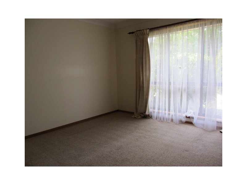 21 Neptune Drive, Lavington NSW 2641