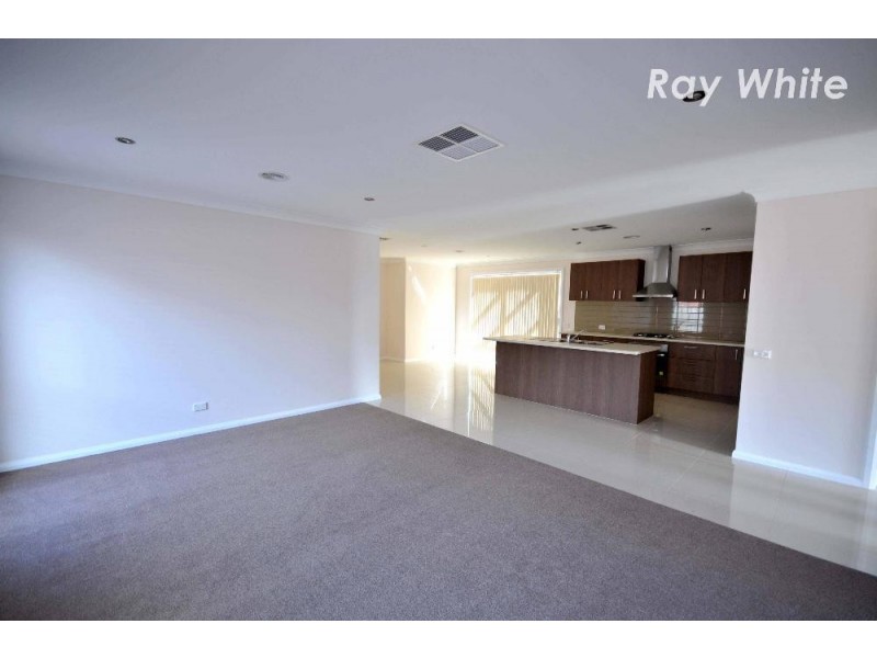 15 Chafia Place, Lavington NSW 2641
