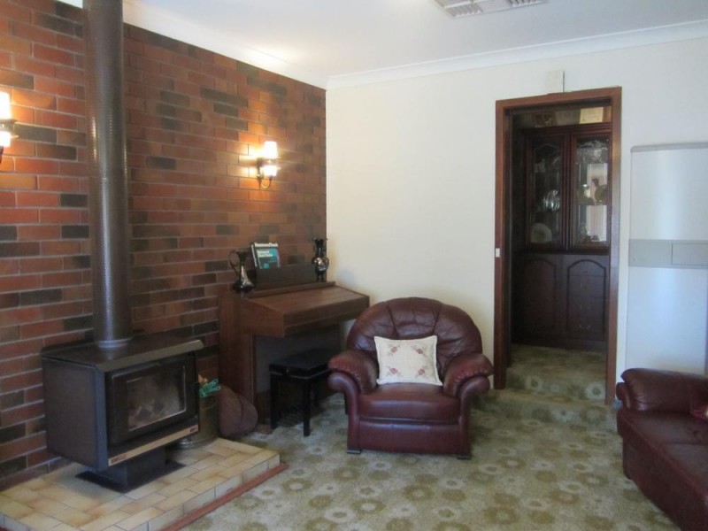 530 Margaret Place, Lavington NSW 2641