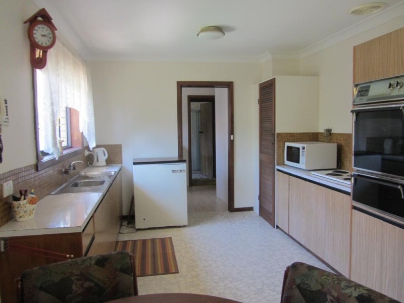 530 Margaret Place, Lavington NSW 2641