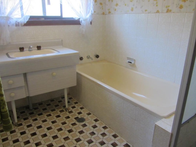 530 Margaret Place, Lavington NSW 2641