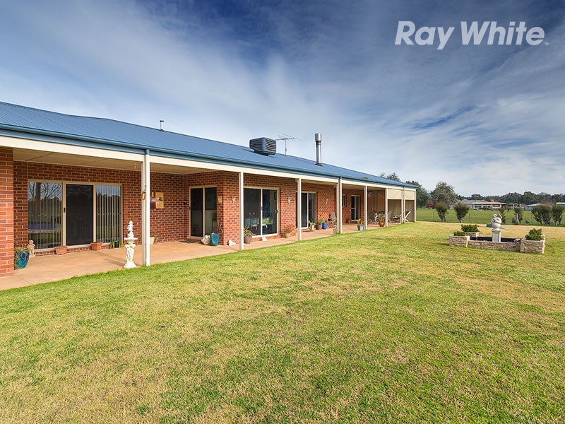 11 Sullivans Drive, Jindera NSW 2642