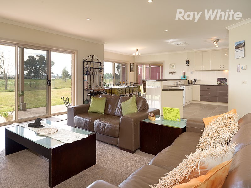 11 Sullivans Drive, Jindera NSW 2642