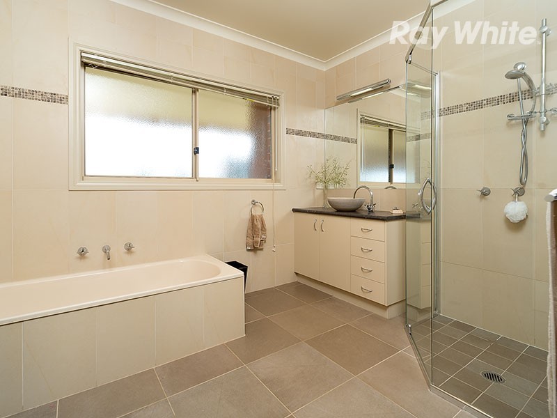11 Sullivans Drive, Jindera NSW 2642