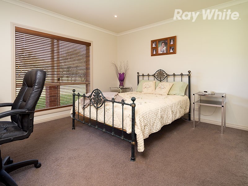 11 Sullivans Drive, Jindera NSW 2642