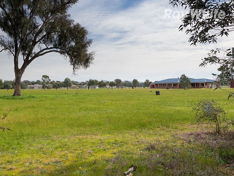 11 Sullivans Drive, Jindera NSW 2642