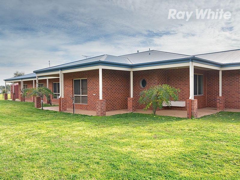 11 Sullivans Drive, Jindera NSW 2642