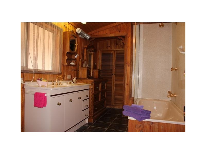 433 Bevan Street, Lavington NSW 2641