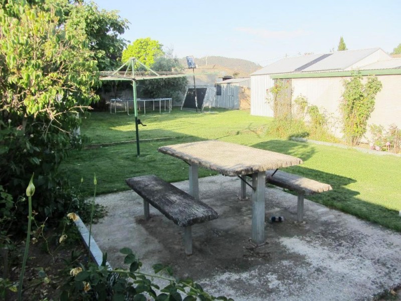 442 Hall Avenue, Lavington NSW 2641