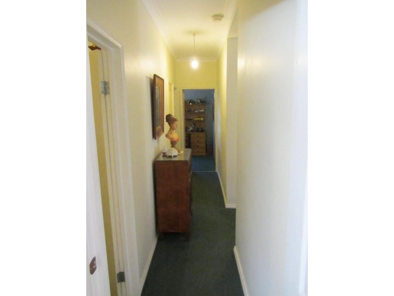 442 Hall Avenue, Lavington NSW 2641