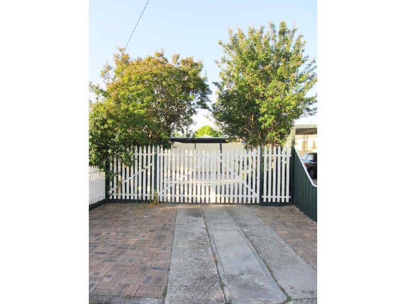 442 Hall Avenue, Lavington NSW 2641