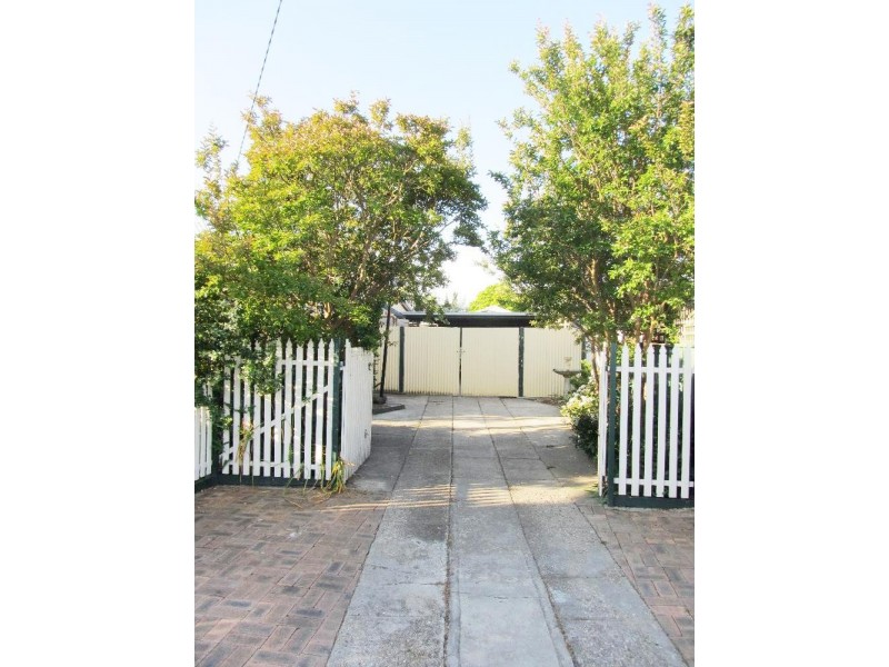 442 Hall Avenue, Lavington NSW 2641