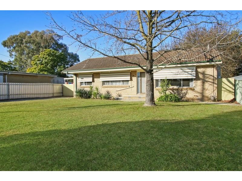 324 Sutherland Street, Lavington NSW 2641
