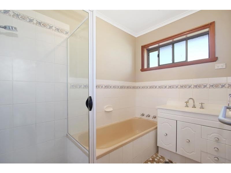 324 Sutherland Street, Lavington NSW 2641