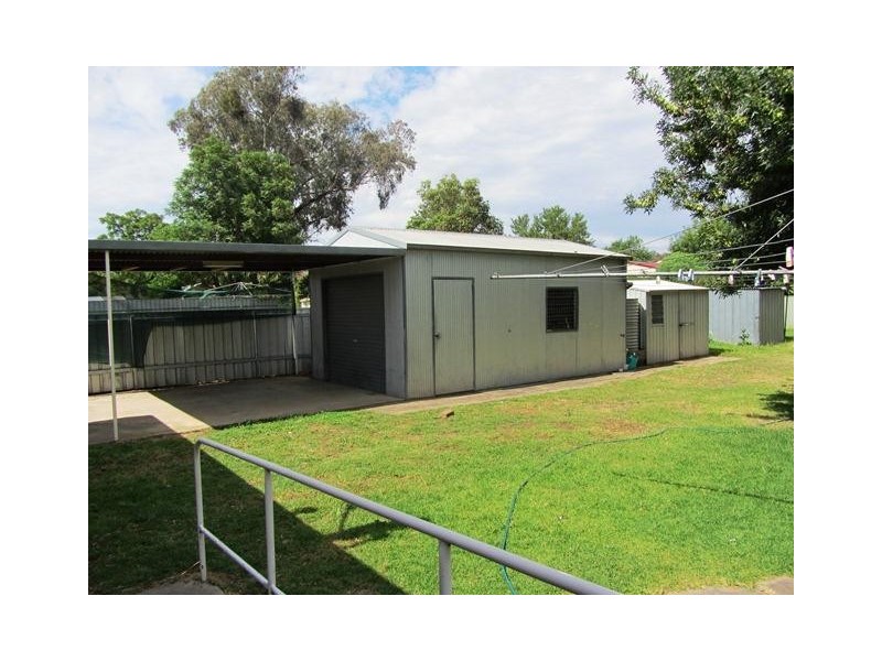 324 Sutherland Street, Lavington NSW 2641