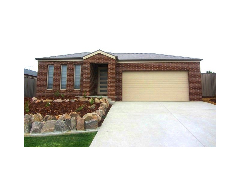 15 Chafia Place, Lavington NSW 2641