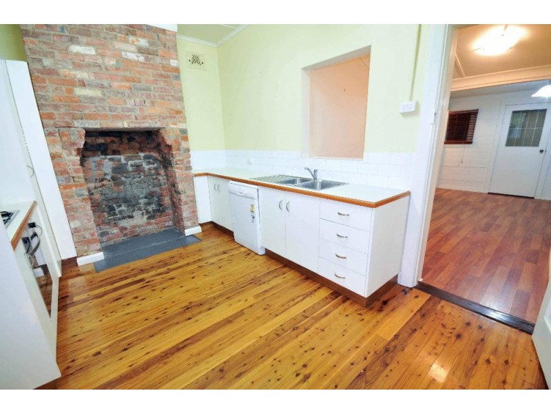 1-2/375 Urana Road, Lavington NSW 2641