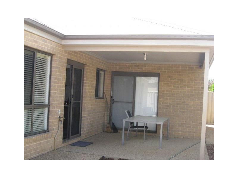 6/378 Cambourne Street, Lavington NSW 2641