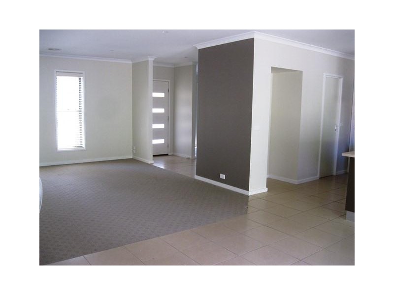 6/378 Cambourne Street, Lavington NSW 2641