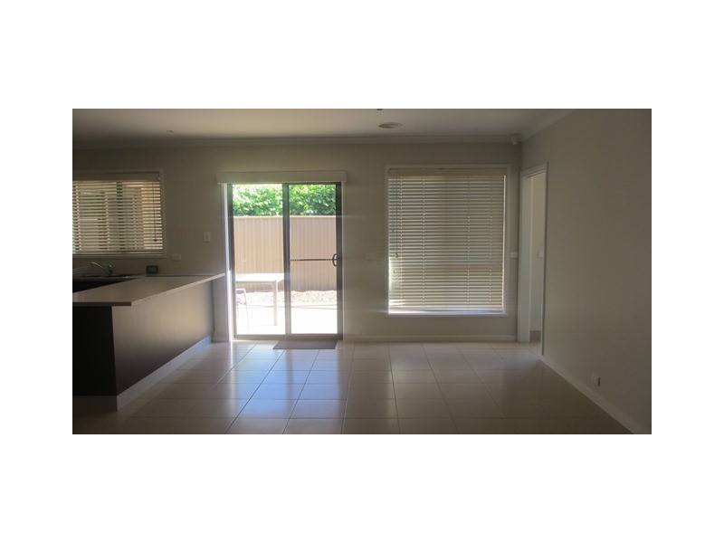 6/378 Cambourne Street, Lavington NSW 2641