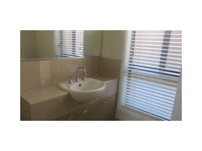 6/378 Cambourne Street, Lavington NSW 2641