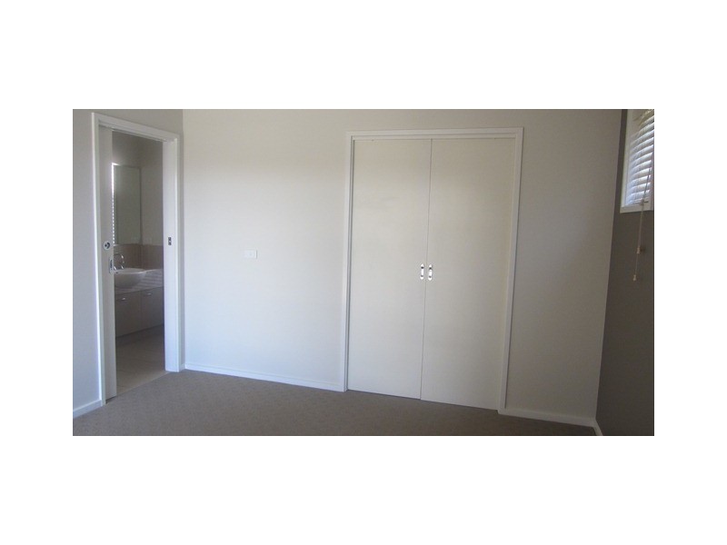 6/378 Cambourne Street, Lavington NSW 2641