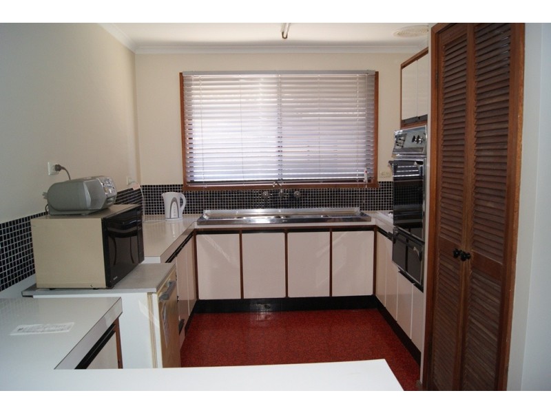 443 Kaitlers Road, Lavington NSW 2641