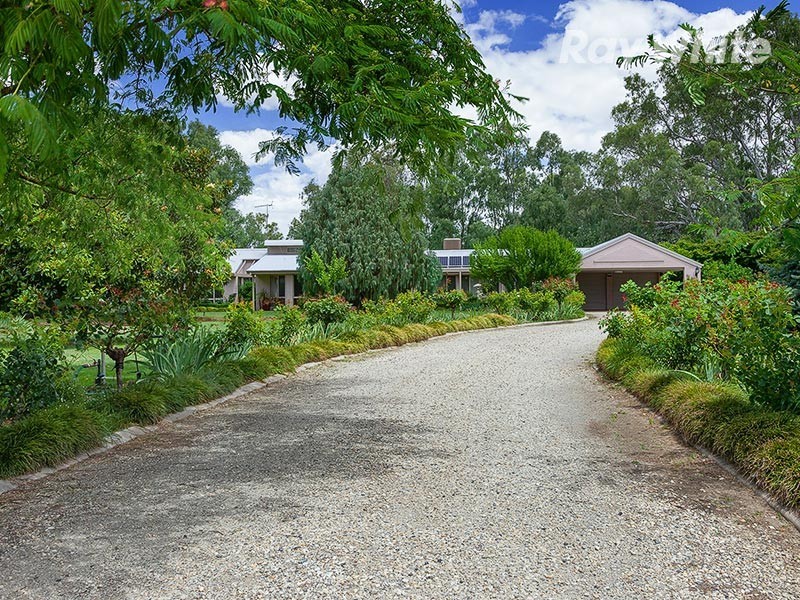 102 Short Street, Howlong NSW 2643