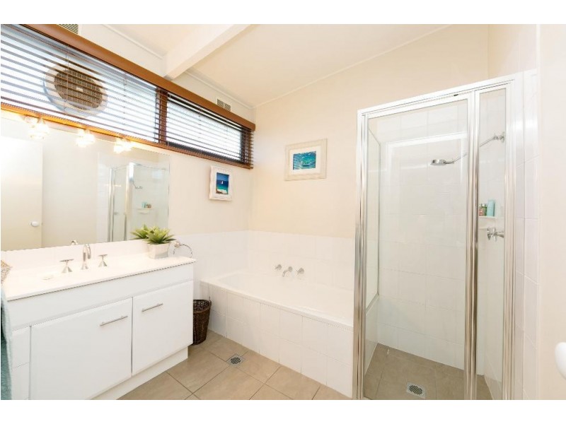 18 Valley View Court, Albury NSW 2640