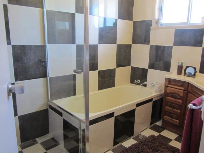 523 Kaitlers Road, Lavington NSW 2641