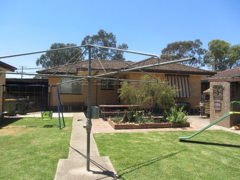 523 Kaitlers Road, Lavington NSW 2641