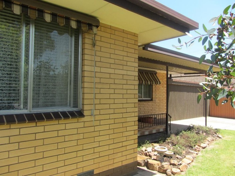 523 Kaitlers Road, Lavington NSW 2641