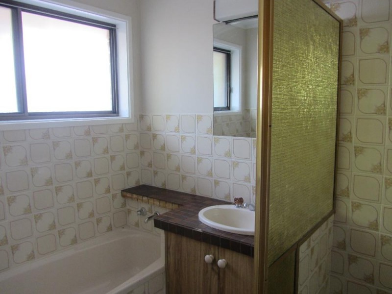 2/567 Woodbury Court, Lavington NSW 2641