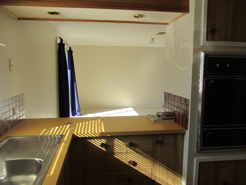 2/567 Woodbury Court, Lavington NSW 2641