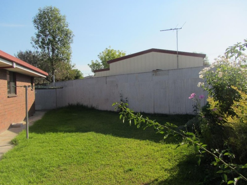 2/567 Woodbury Court, Lavington NSW 2641