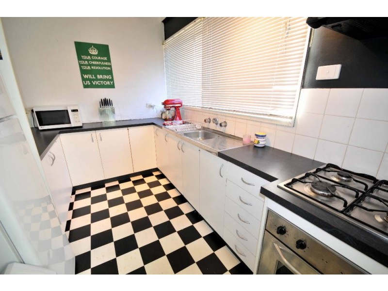 4/429 Griffith Road, Lavington NSW 2641