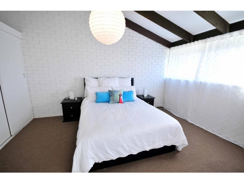 4/429 Griffith Road, Lavington NSW 2641