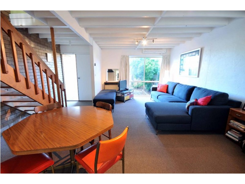 4/429 Griffith Road, Lavington NSW 2641