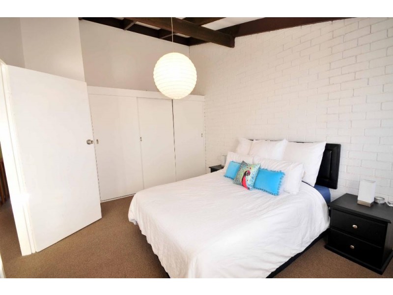 4/429 Griffith Road, Lavington NSW 2641