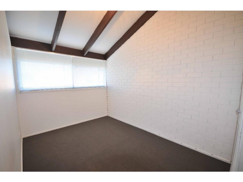 4/429 Griffith Road, Lavington NSW 2641