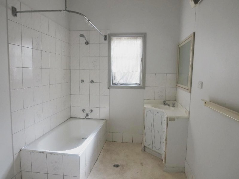 383 Urana Road, Lavington NSW 2641