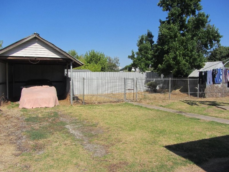 383 Urana Road, Lavington NSW 2641