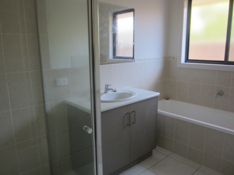 2/386 Kaitlers Road, Lavington NSW 2641