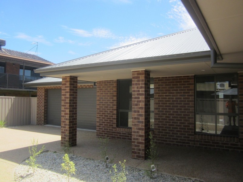 2/386 Kaitlers Road, Lavington NSW 2641