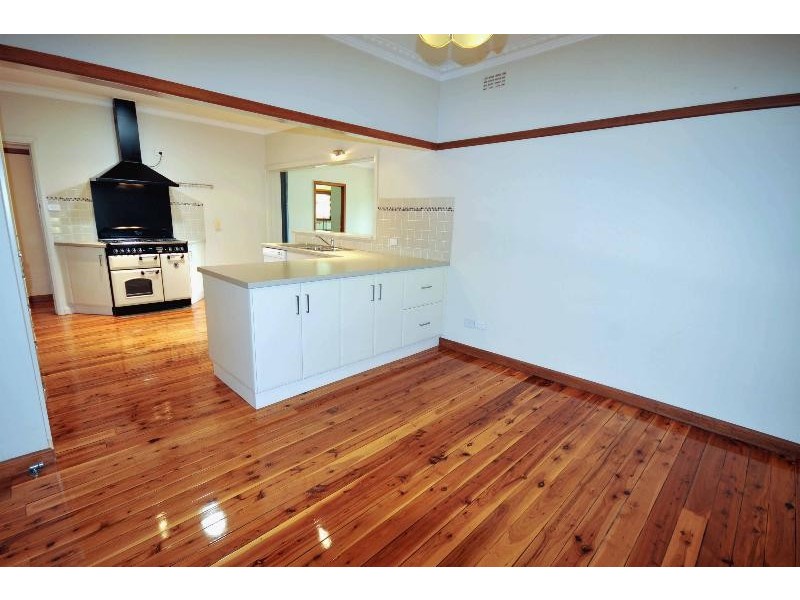 78 Hawkins Street, Howlong NSW 2643